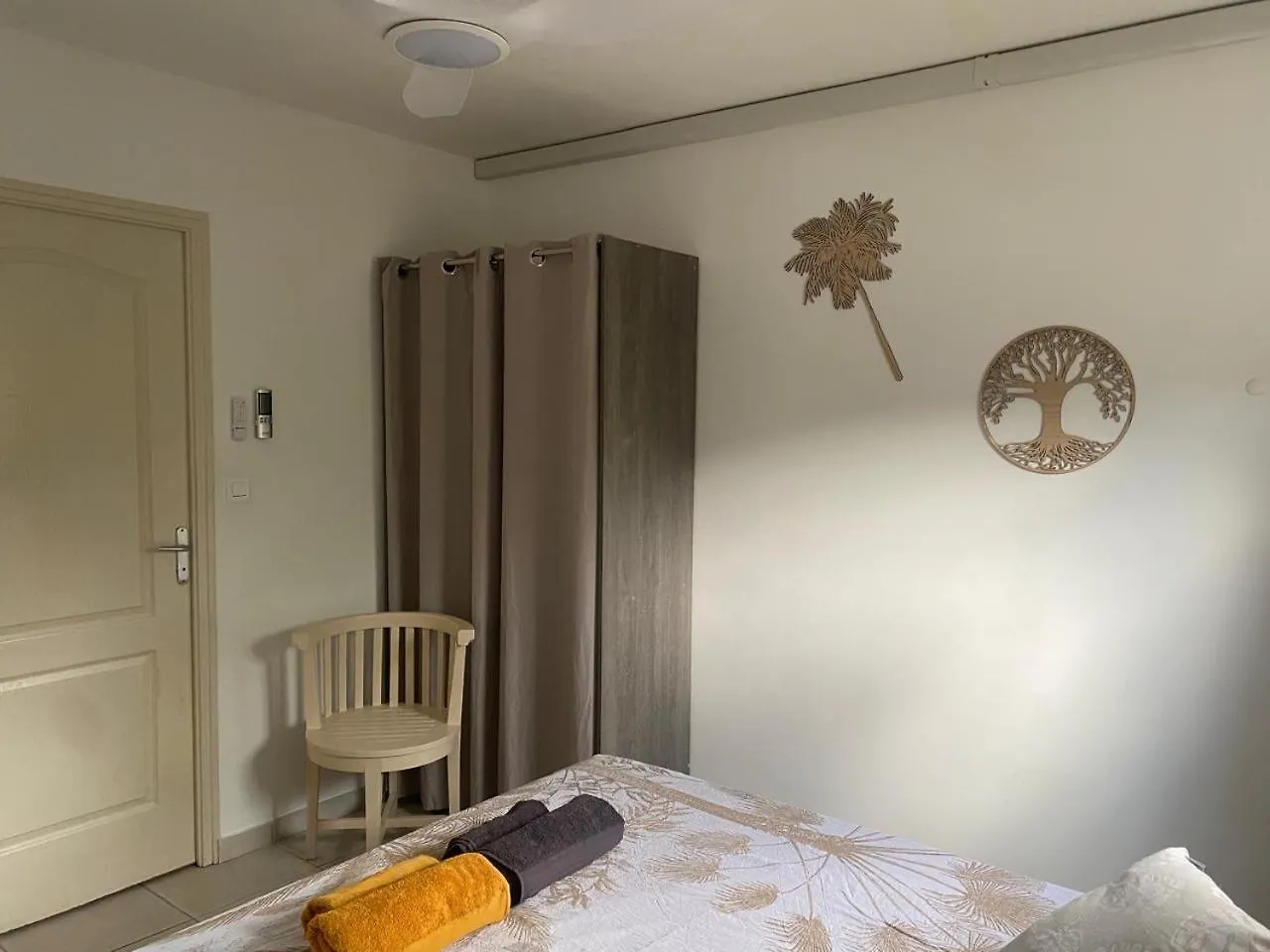 T2 Rez De Jardin Vue Mer Le Carbet 0*,  Martinique